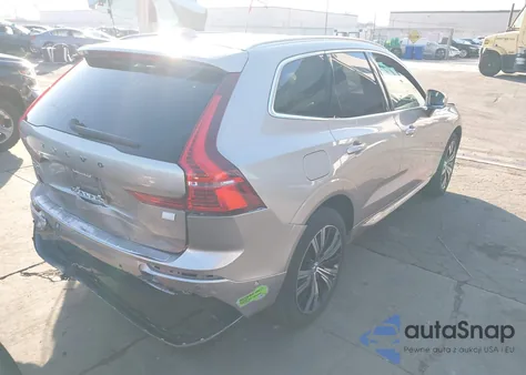 2023 Volvo Xc60 Recharge Plug-In Hybrid T8 Ultimate Bright Theme z USA, uszkodzony, nr VIN YV4H60DA7P1362980
